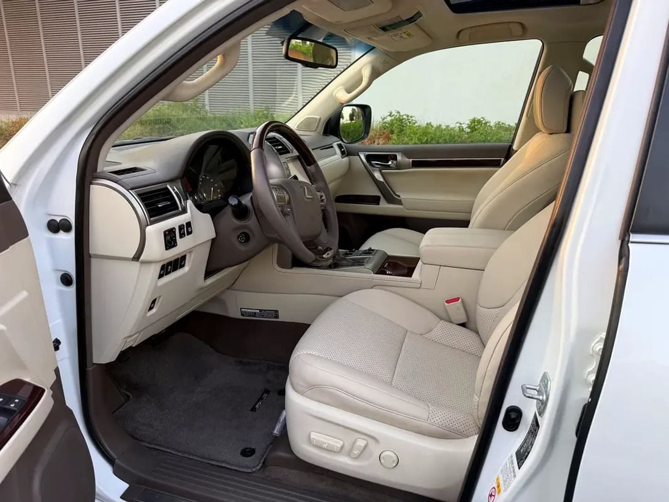 Lexus GX460 GX 460 GCC Specs - Well Maintained