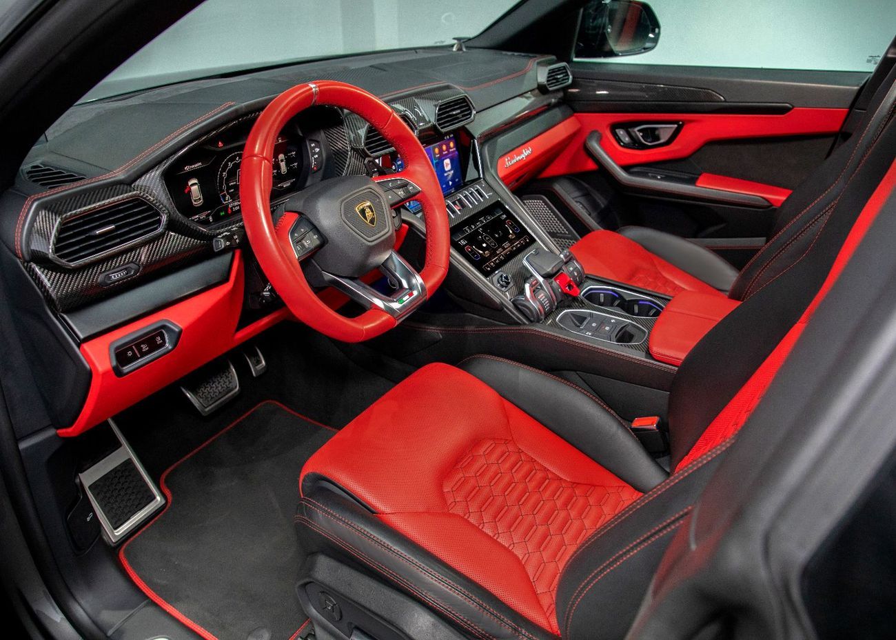 لامبورغيني اوروس STANDARD
