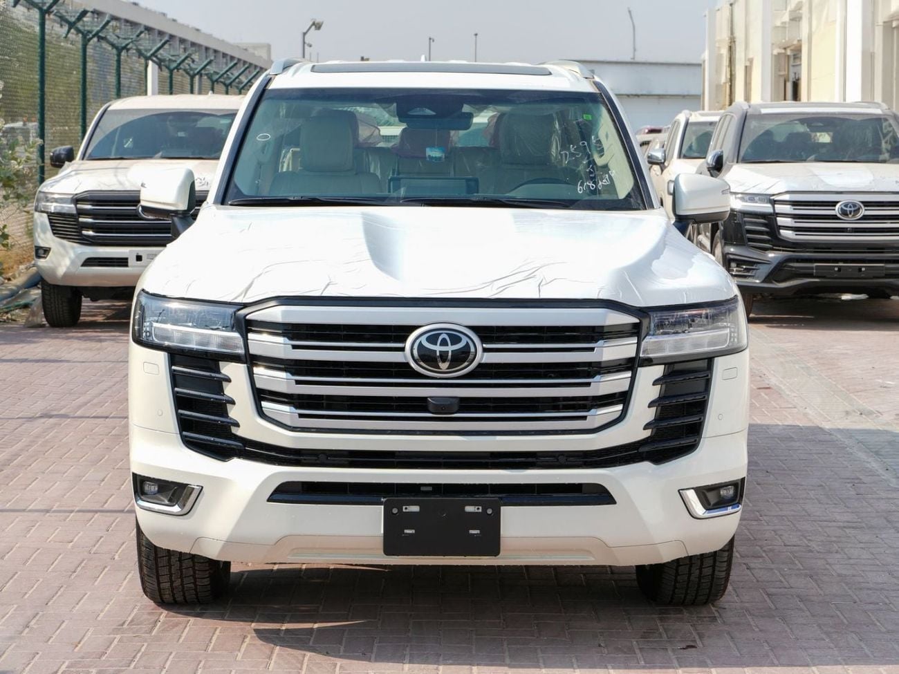 Toyota Land Cruiser GXR TOYOTA Land Cruiser GXR 3.5 TT Petrol AT With , Radar JBL , 360 Camera , Compressor | Saudi Specs Av