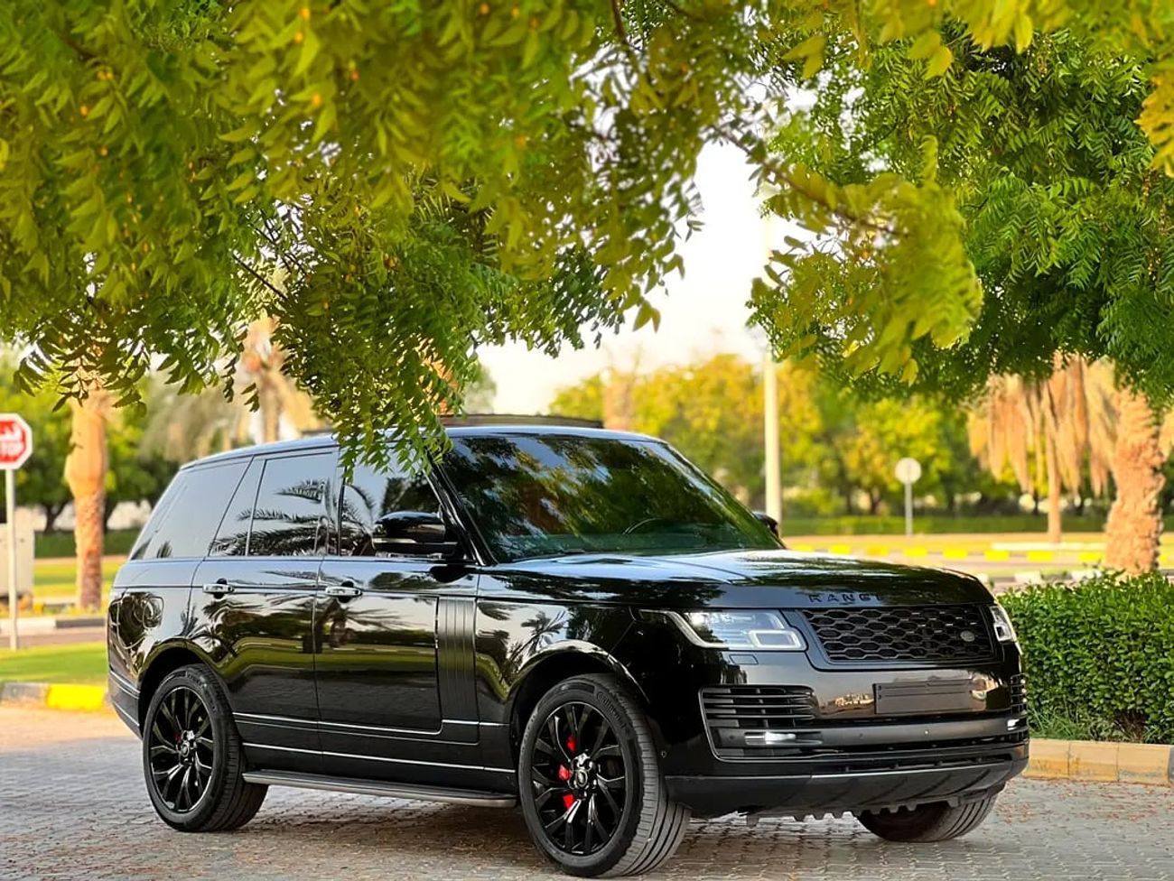 Land Rover Range Rover AUTOBIOGRAPHY | GCC Specs | Pristine Condition
