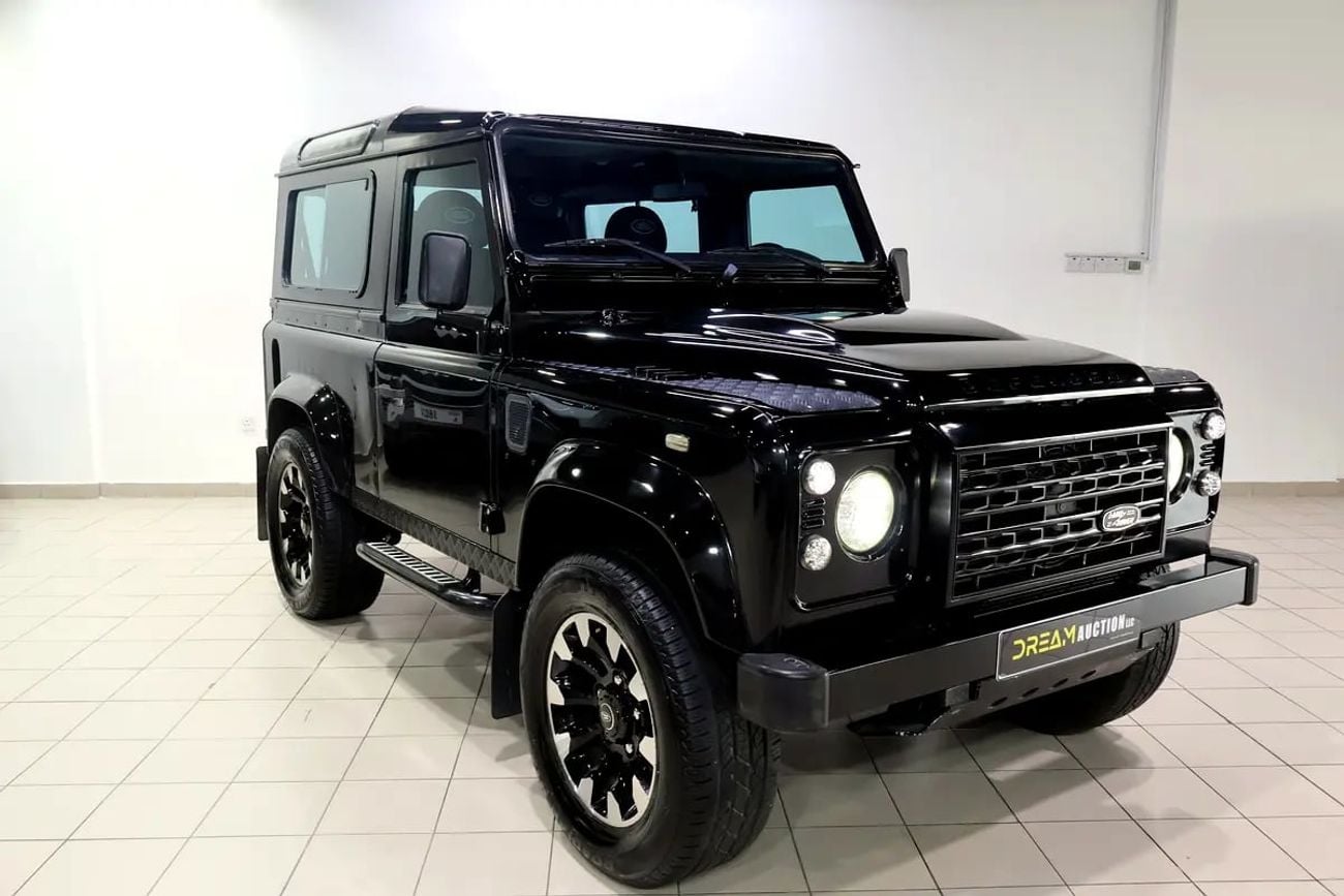 Land Rover Defender !! || GCC Specs || Manual || Super clean