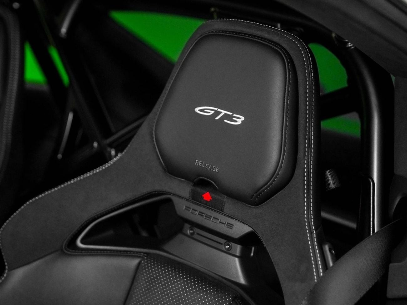 بورش 911 GT3 | نادي رياضي - تحت الضمان - فرامل سيراميك - رفع - سبورت كرونو ماتريكس