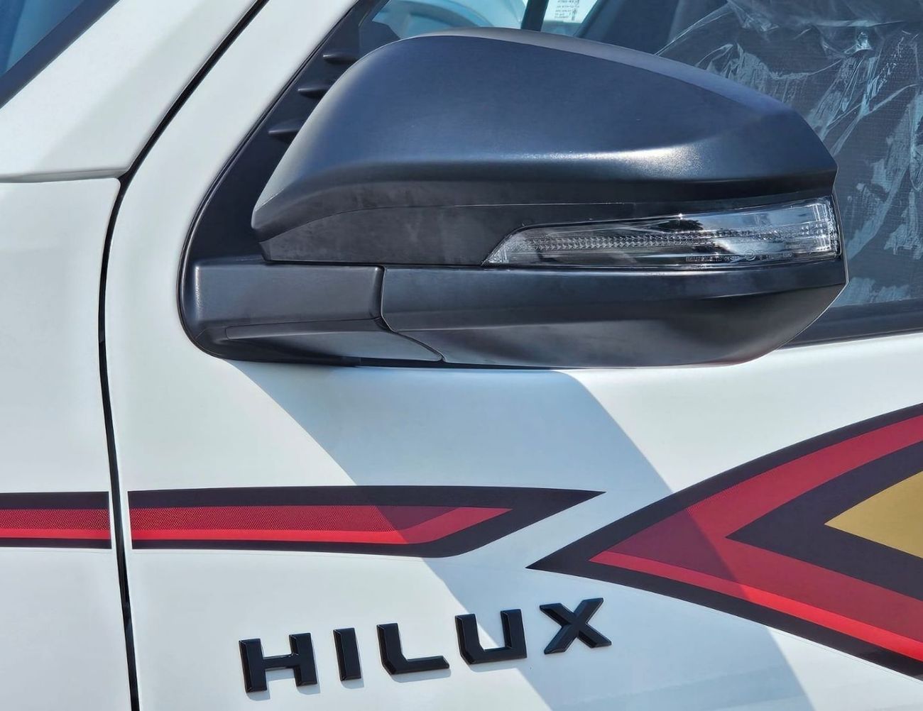 Toyota Hilux HILUX TOYOTA HILUX PICK-UP BASIC DOUBLE CABIN || PETROL AT 2.7L V4 4WD | WHITE 2027