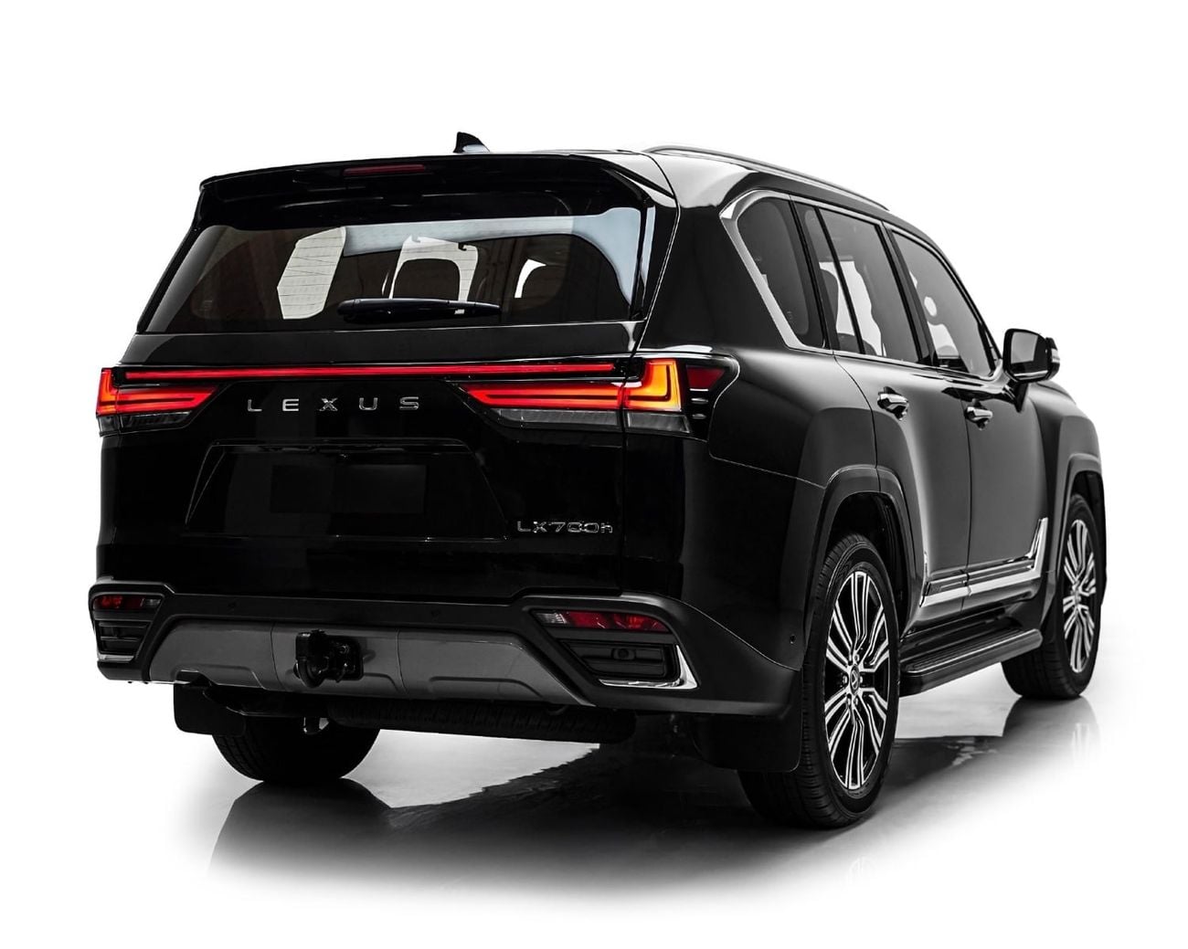 لكزس LX 700h سيجنتشر أسود/أحمر - أوتوبارك - مواصفات عمانية - توربو سبورت
