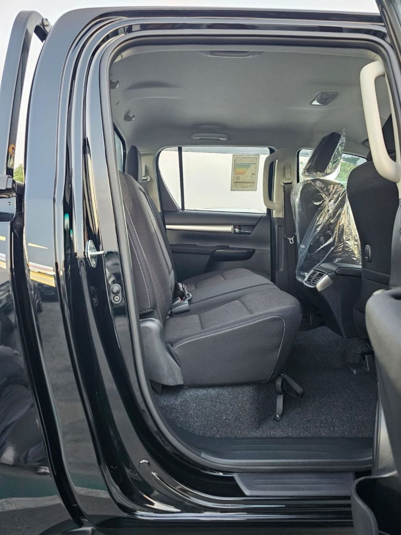 Toyota Hilux TOYOTA HILUX SR5 WIDE BODY || 2.7L PETROL V4 M/T 4WD | BLIND SPOT | WINDOW VISOR | REAR CAMERA | AUT
