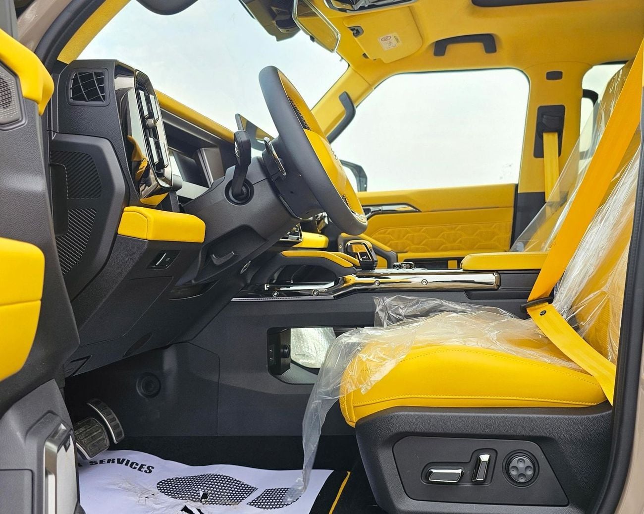 Jetour T2 LUX JetourT2 2.0T 2025 MODEL CUSTOMIZED YELLOW INTERIOR INTERIOR LIGHTS 8SPEED 4WD AT