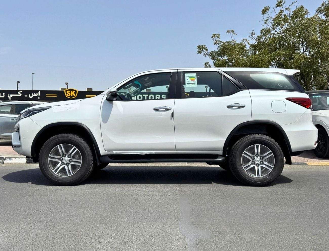 Toyota Fortuner EXR TOYOTA FORTUNER || 2.7L PETROL V4 / FABRIC SEATS / MANUAL AC (CODE # FPMB)