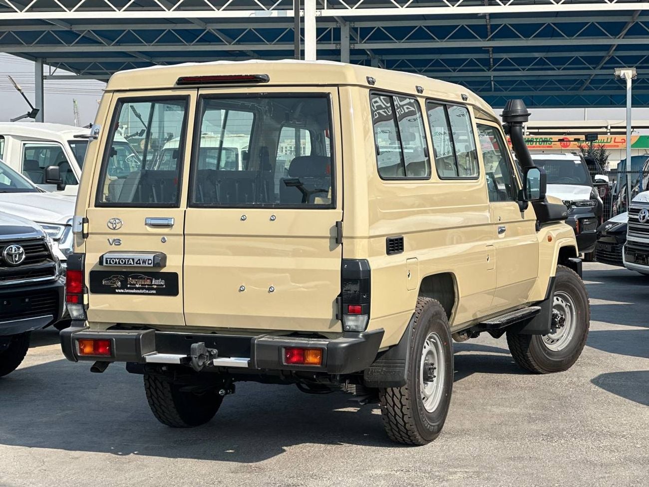 Toyota Land Cruiser 70 LC 78 HARDTOP 4.0L AT