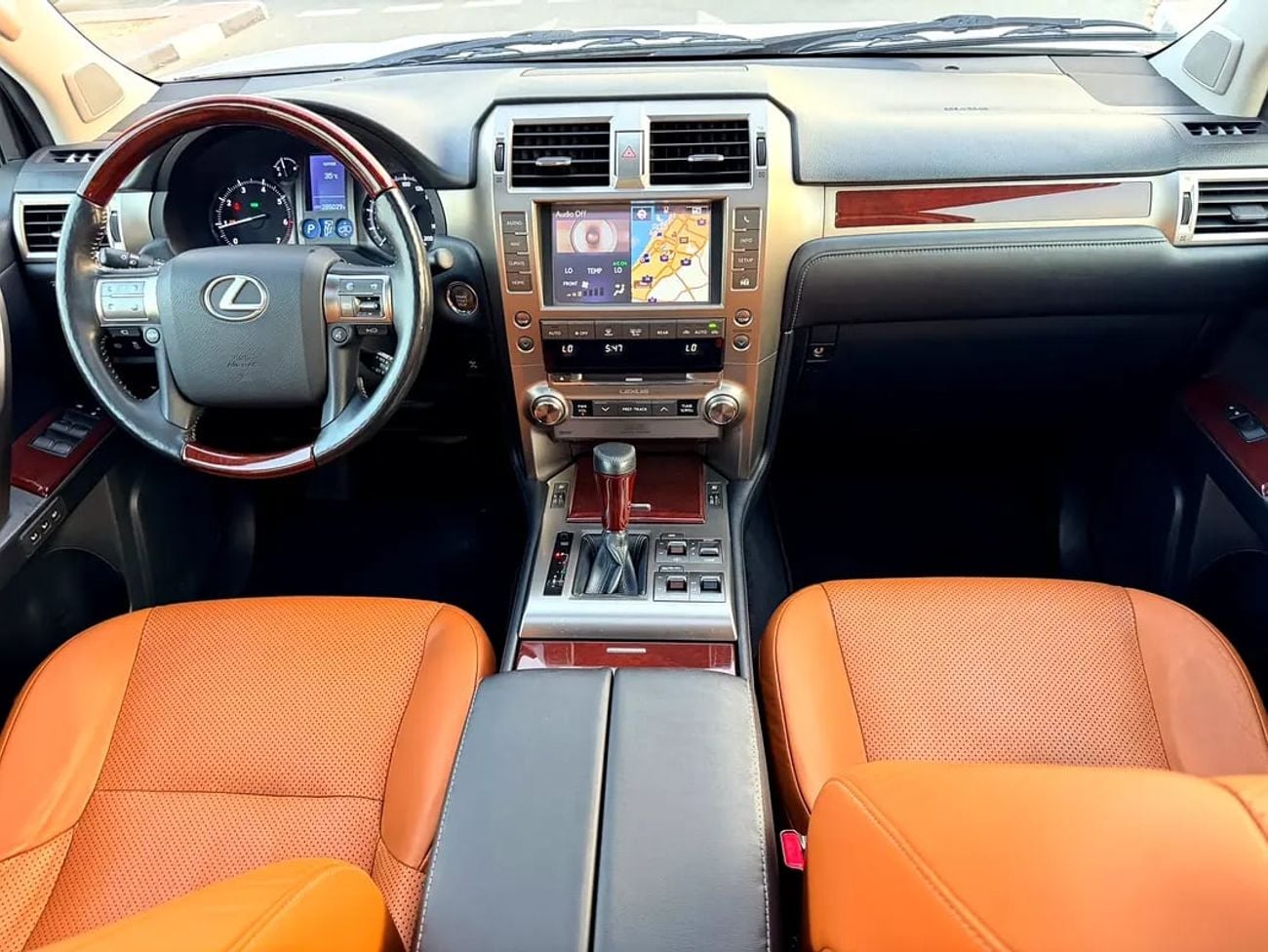 Lexus GX460 PLATINUM GCC Specs single owner