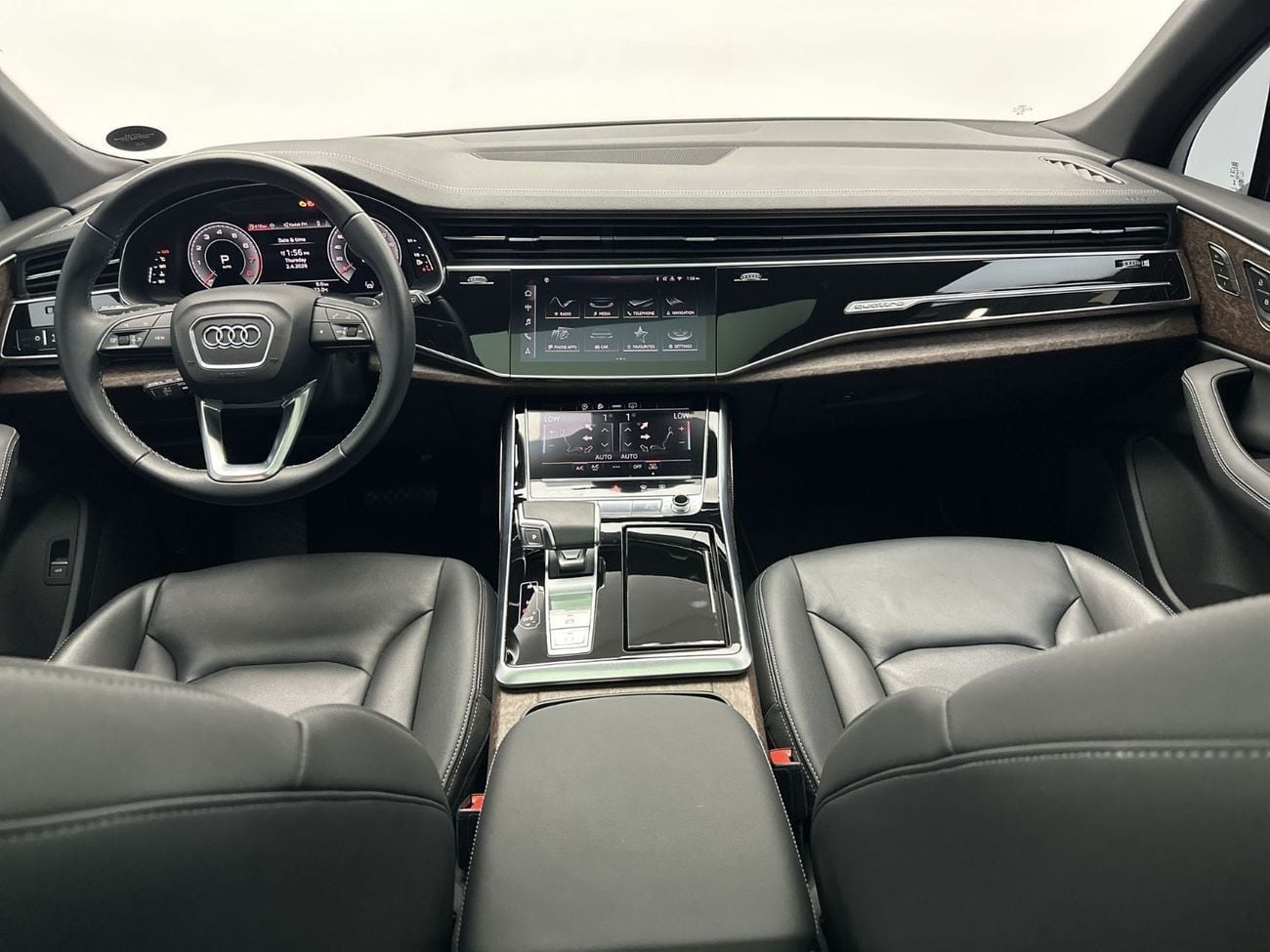أودي Q7 45 TFSI S-LINE سيارة رياضية متعددة الاستخدامات S line 45 TFSI quattro بقوة 252 حصان الإصدار الأول (رقم المرجع: 1352