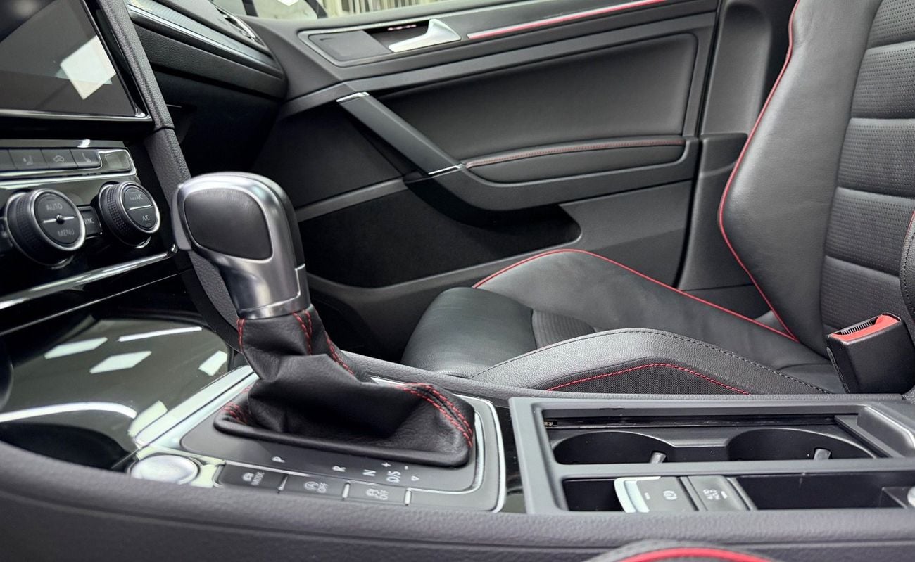 Volkswagen Golf GTI GCC .. FSH .. Top Range .. Full Options .. Perfect Condition