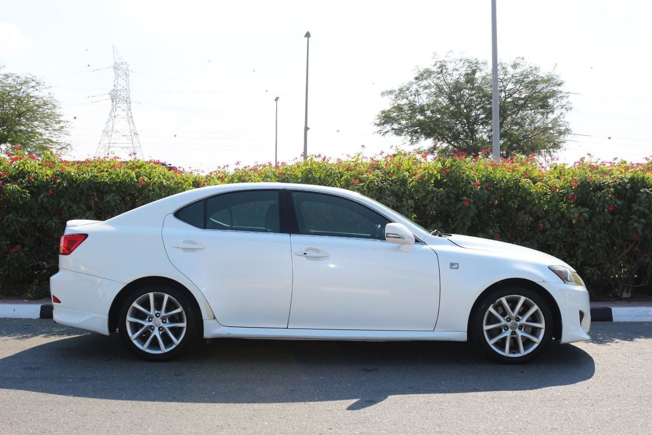 Lexus IS300 PLATINUM lexus Is 300 gcc model 2012 full options