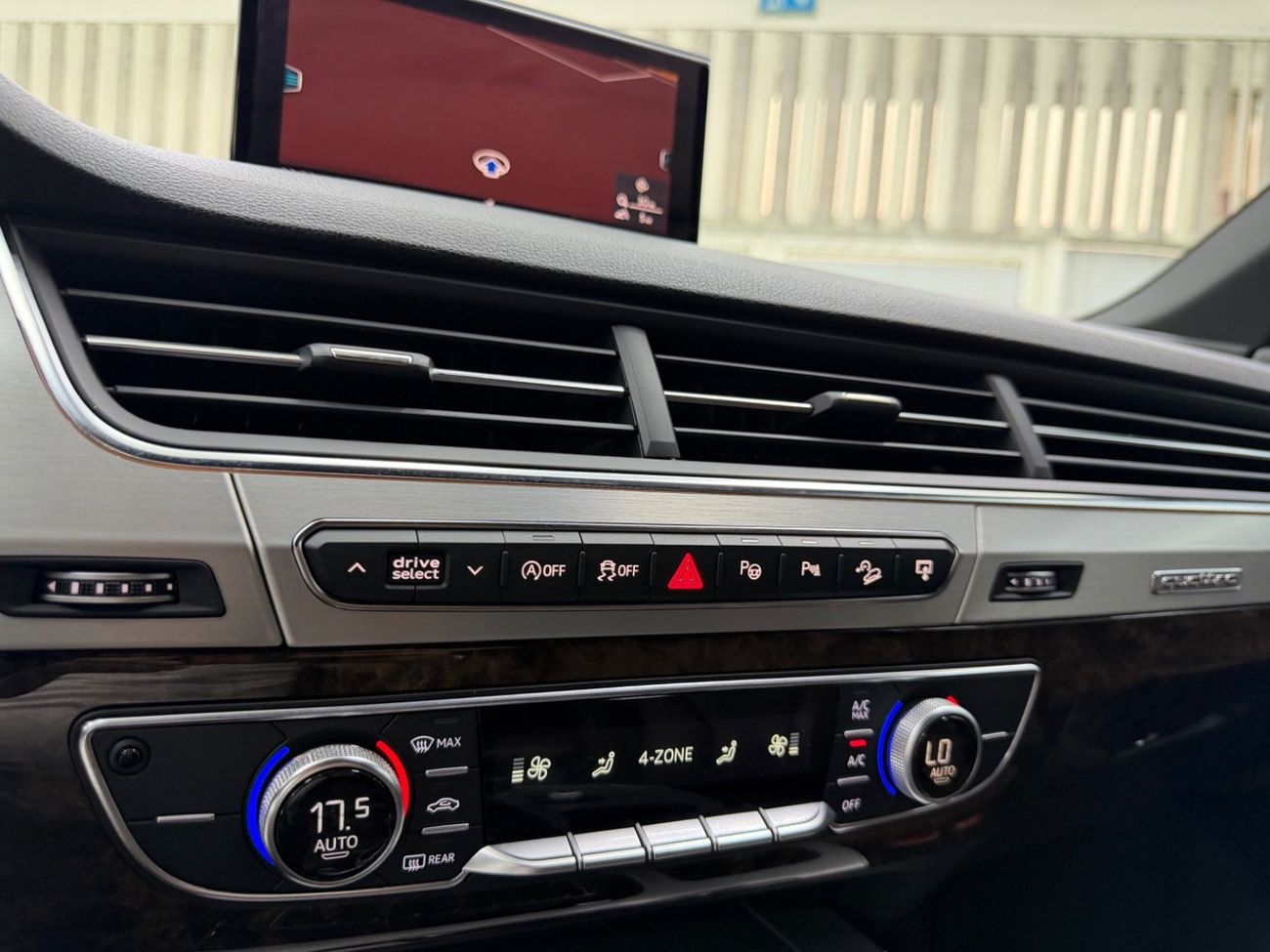 Audi Q7 45 TFSI S-LINE