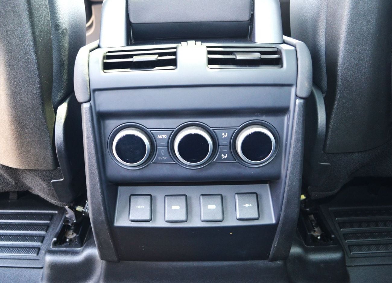 Land Rover Defender P400 110 SE