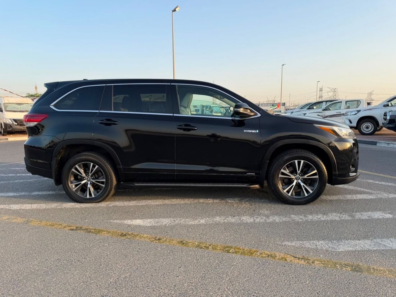 Toyota Highlander LIMITED 2018 Toyota Highlander Hybrid -3.5L V6-AWD 4x4 - Leather seat-Rear Camera -