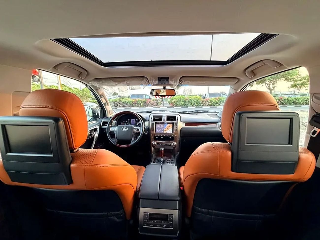 Lexus GX460 PLATINUM GCC Specs single owner