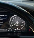 تويوتا لاند كروزر GXR لاندكروزر GXR محرك ديزل V8 بمقود على اليمين لون فضي