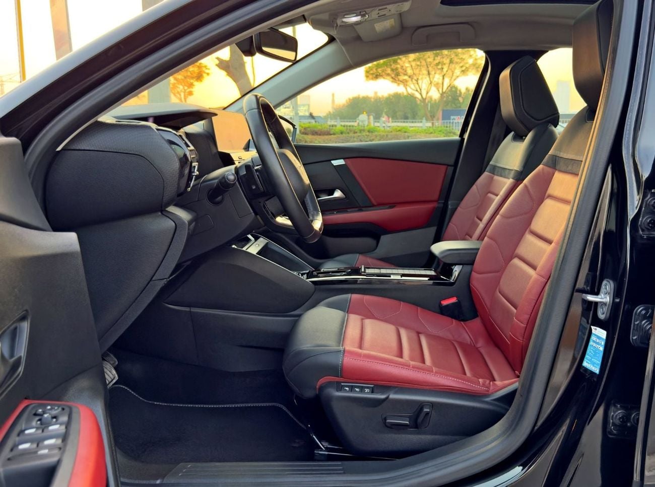 Citroen C4X SHINE 2024 Citroen C4 X YOU, Dealer Warranty, GCC Specifications