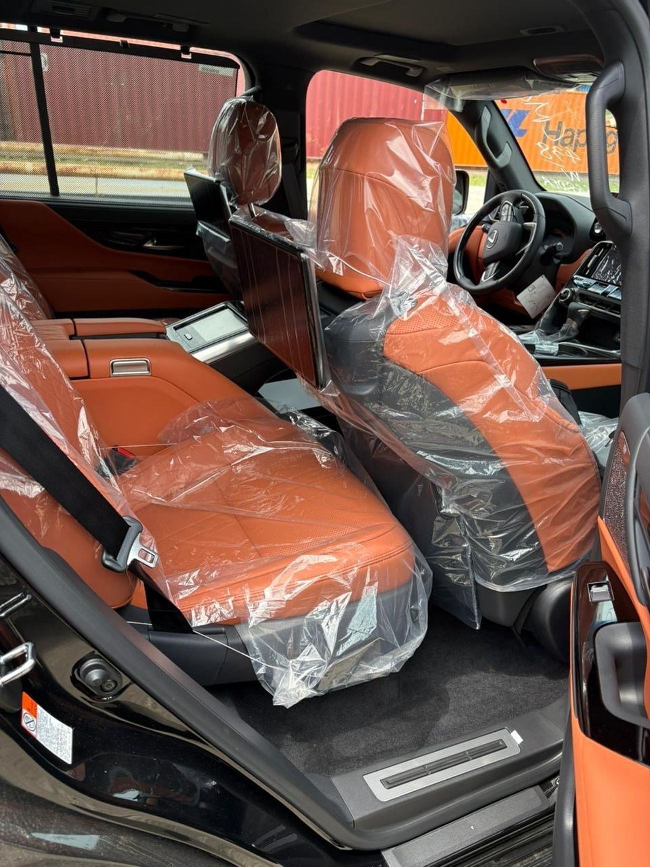 لكزس LX 600 VIP لكزس LX600 VIP ذات 4 مقاعد