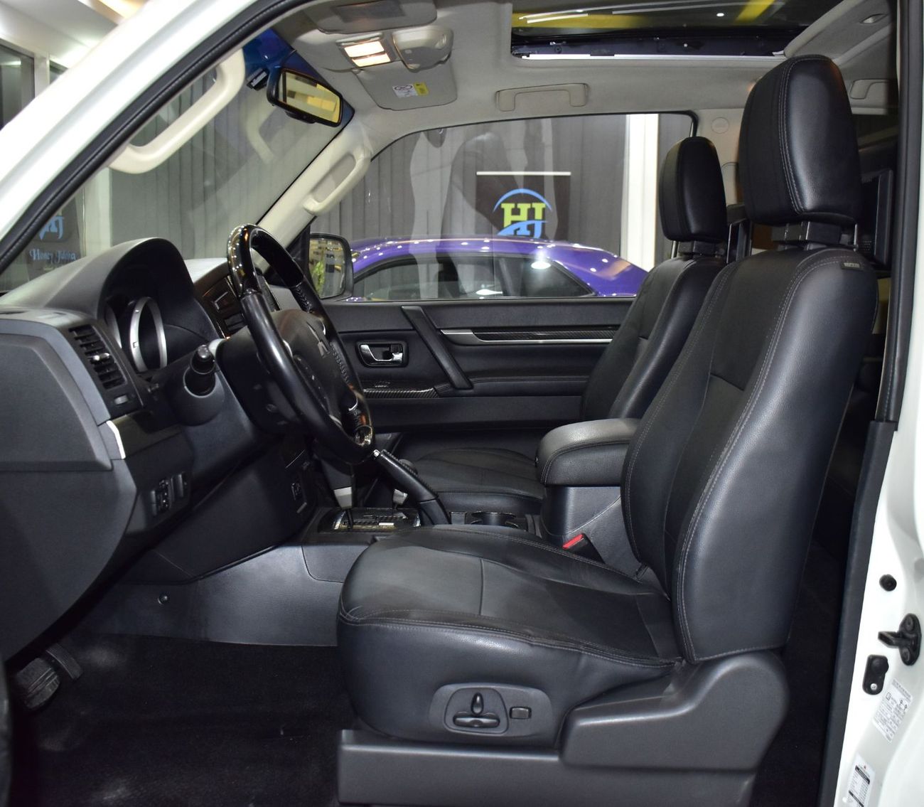 ميتسوبيشي باجيرو EXCELLENT DEAL for our Mitsubishi Pajero 3.8L GLS 3 Doors ( 2018 Model ) in White Color GCC Specs
