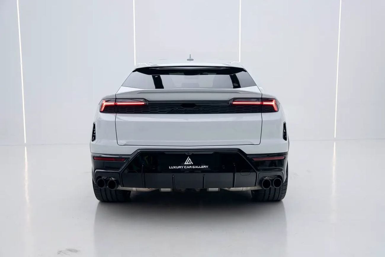 Lamborghini Urus SE 600 KM | PLUG-IN HYBRID | WHITE & IVORY
