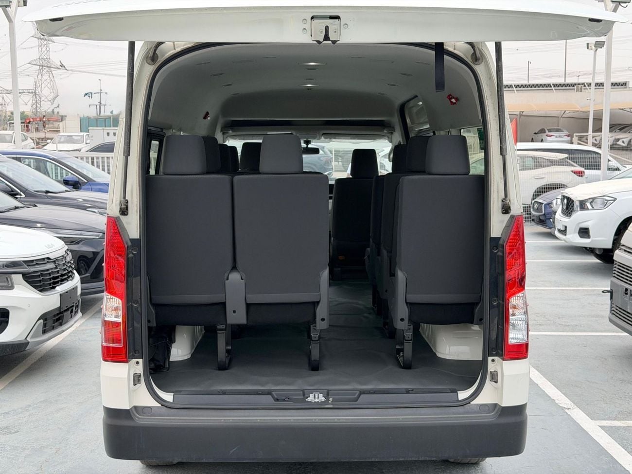 تويوتا هاياس GL 3.5L Petrol V6 2025 Export Price @ 148,999 AED