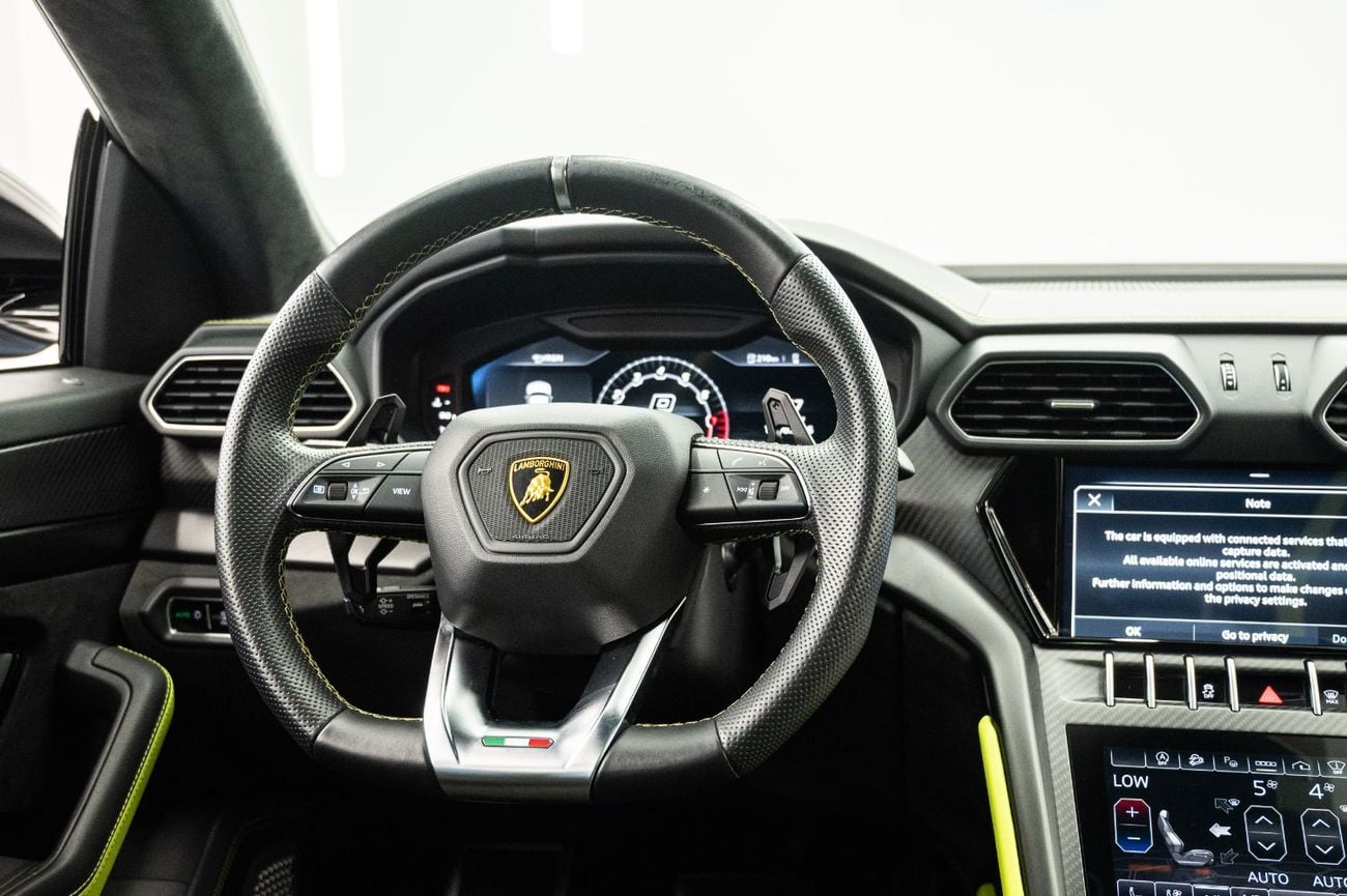 Lamborghini Urus STANDARD Pearl Capsule – European Specs – Accident Free
