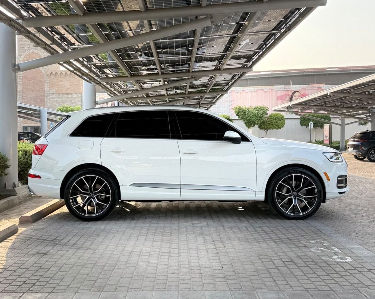 Audi Q7 3.0L Premium Plus 6Cyl Automatic Petrol SUV/Crossover Quattro All Wheel Drive 7Seats 5 Door 3.0L | Original paint | No accident | USA spec