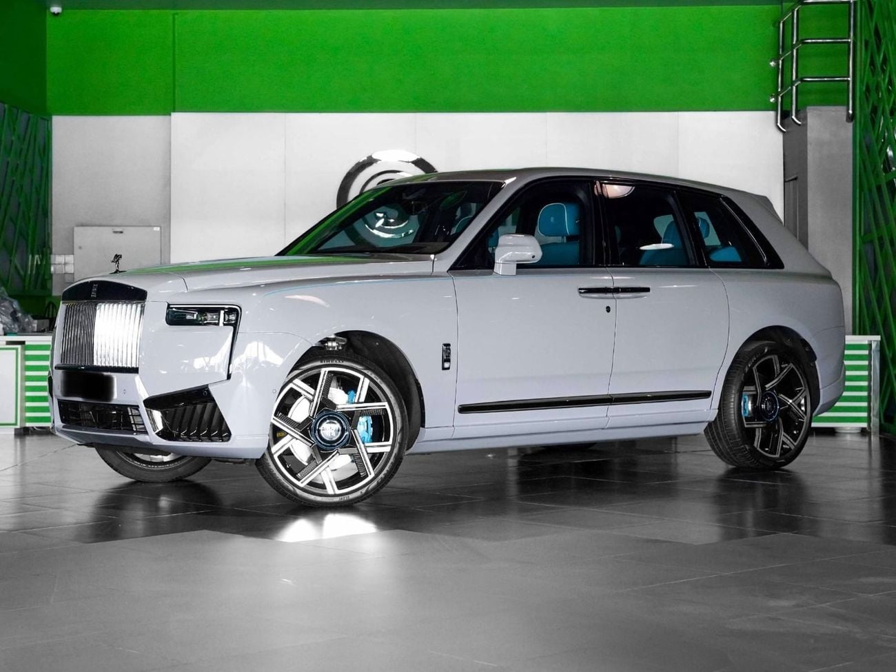 Rolls Royce Cullinan BLACK BADGE