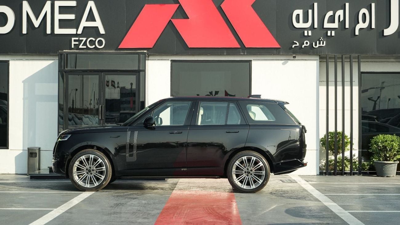 Land Rover Range Rover HSE P400 3.0L V6 Black-White 2026 MY Export Only