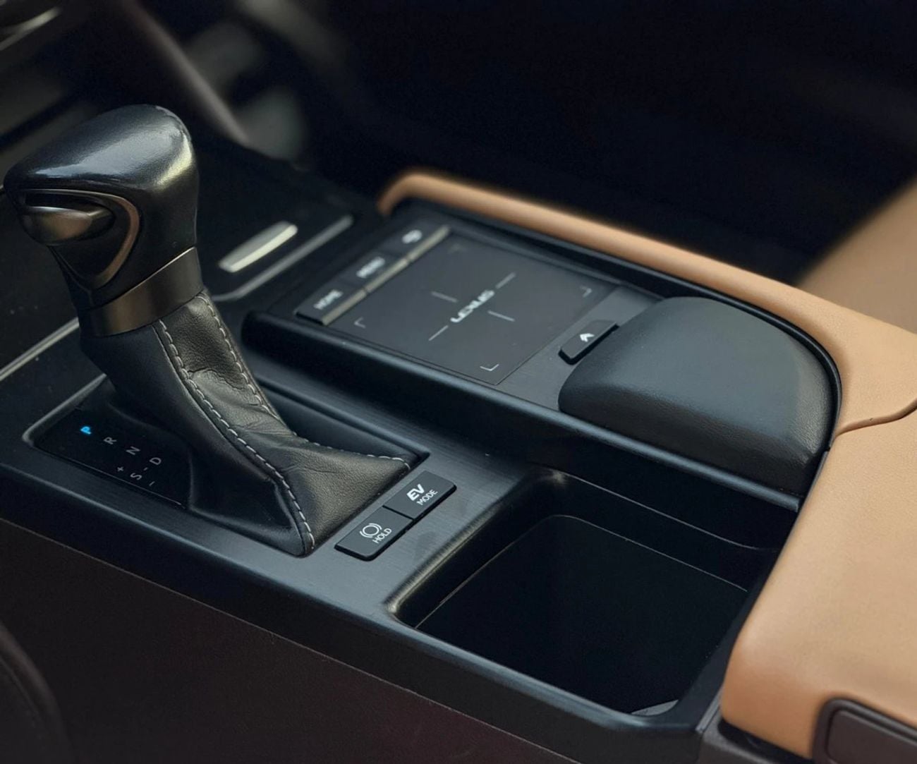 Lexus ES300h 2.5