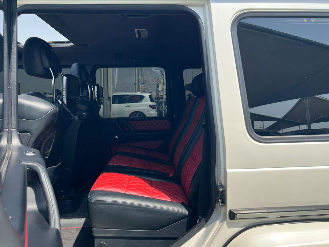 مرسيدس بنز G 63 AMG ستاندارد مرسيدس بنز G63 موديل 2014. محرك 5.5 لتر/V8.