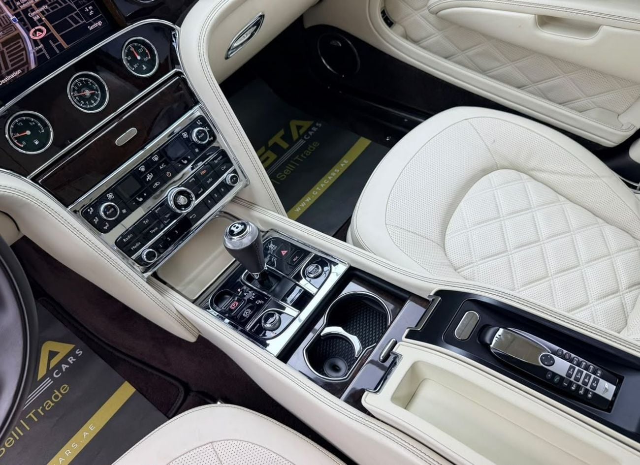 Bentley Mulsanne STANDARD 2016 Bentley Mulsanne Speed, Full Bentley Service History, GCC Specs