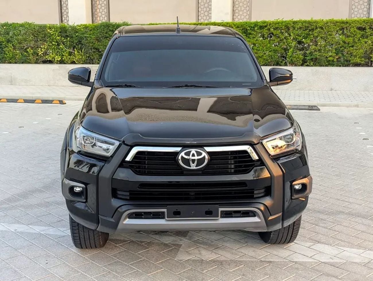 Toyota Hilux ADVENTURE Toyota Hilux Adventure 2020 GCC Specs Facelifted 2025 V4 2.7L Interior and Exterior well-maintained