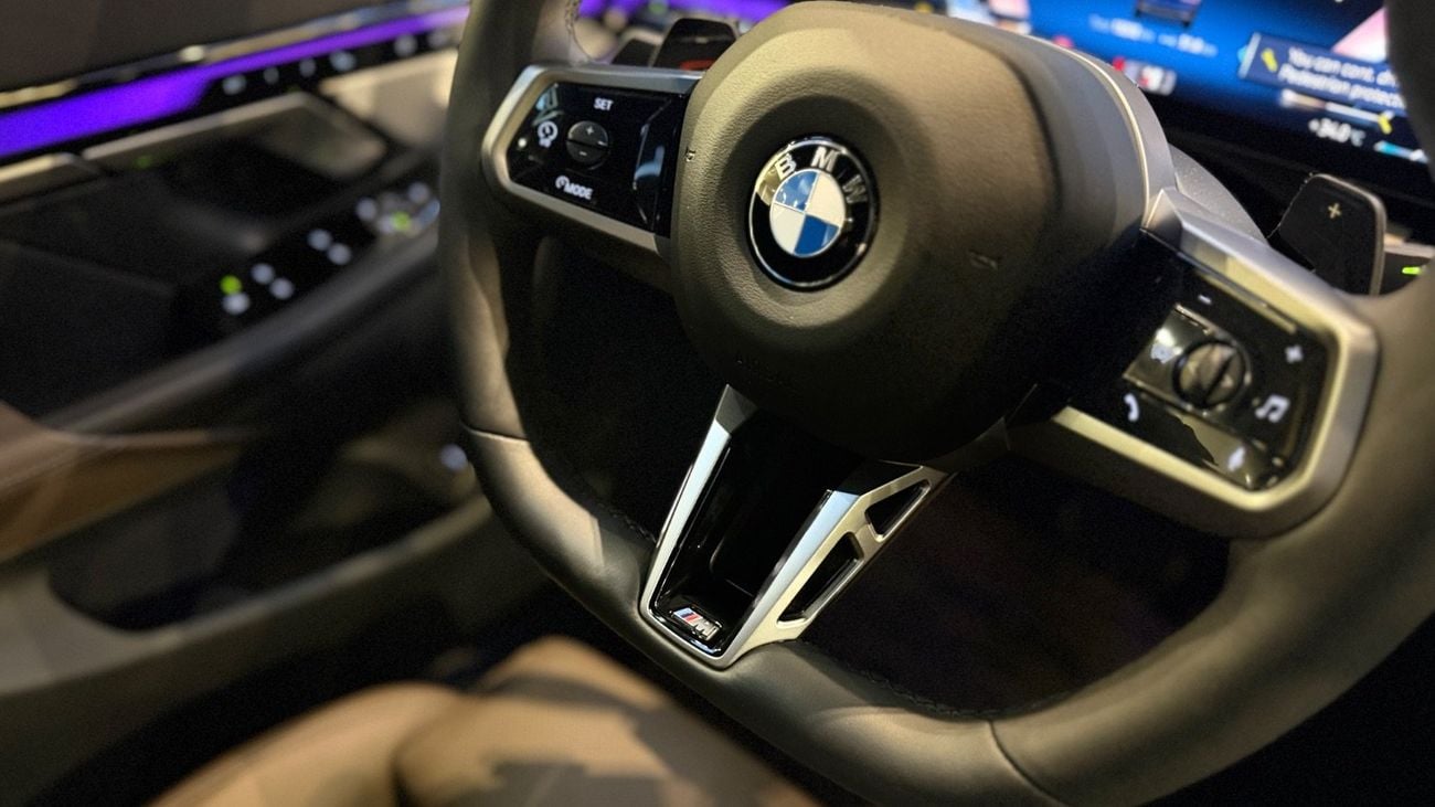 بي أم دبليو 520i M SPORT