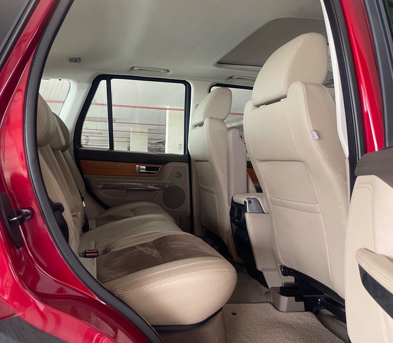 Land Rover Range Rover Sport HSE RED