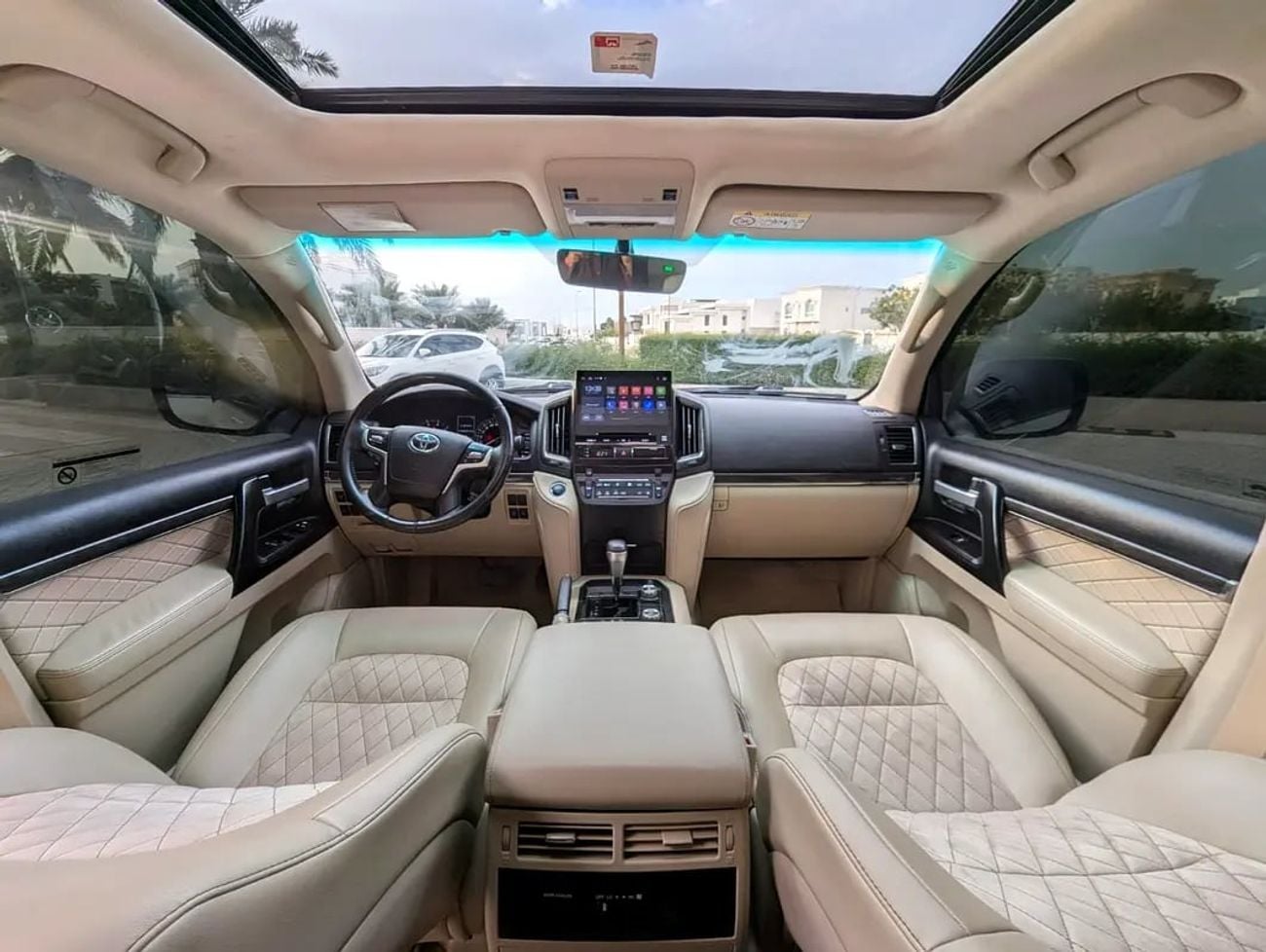 تويوتا لاند كروزر GXR V8 FULL OPTION GCC IN EXCELLENT CONDITION
