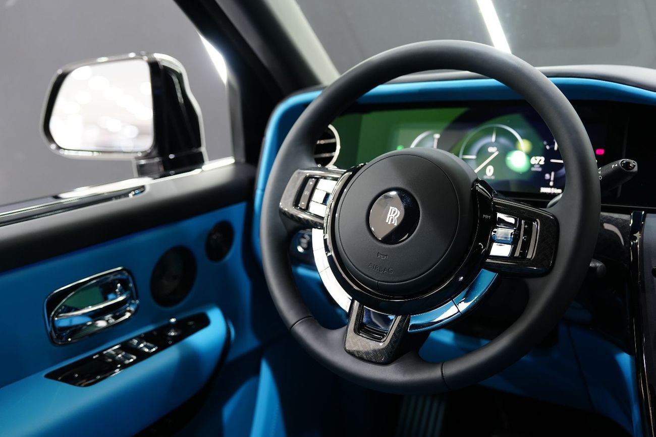 Rolls Royce Cullinan BLACK BADGE Executive Rear Seats, Rear Screens, Bespoke Audio, Dealer Warr + Serv!!