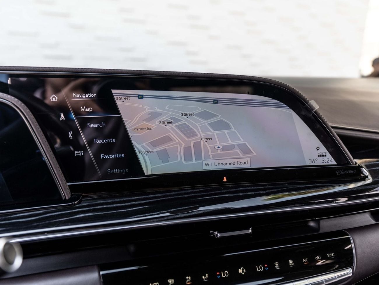 كاديلاك إسكالاد V SERIES Cadillac Escalade 2023 مواصفات خليجية