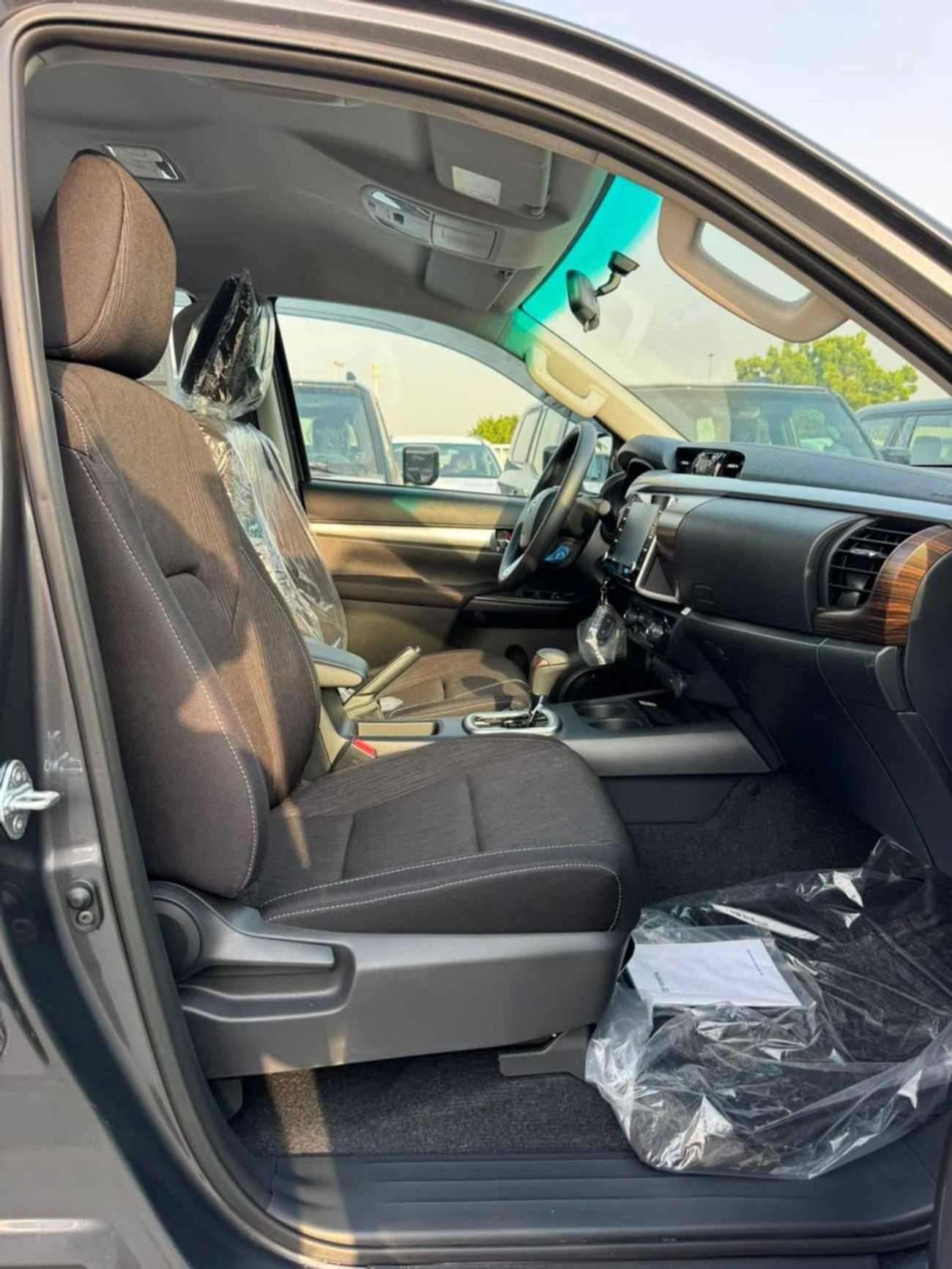 Toyota Hilux SR5 DOUBLE CABIN || 2.8L V4 DIESEL || BLIND SPOT | (CODE # HDAH1)