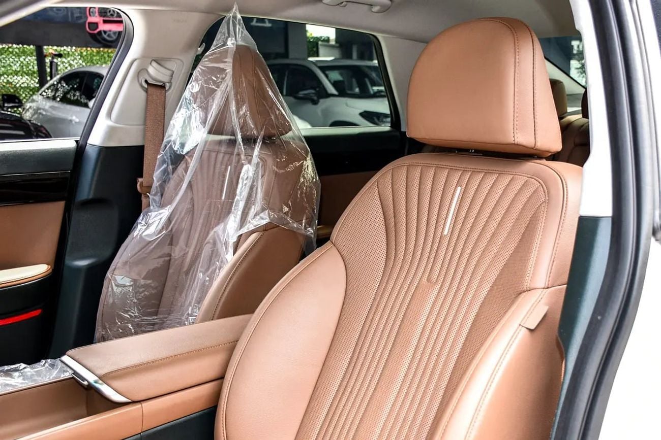 Hyundai Azera Hybrid | Korean Specs | Clean Title | 13K KM | White | هيونداي ازيرا هايبرد