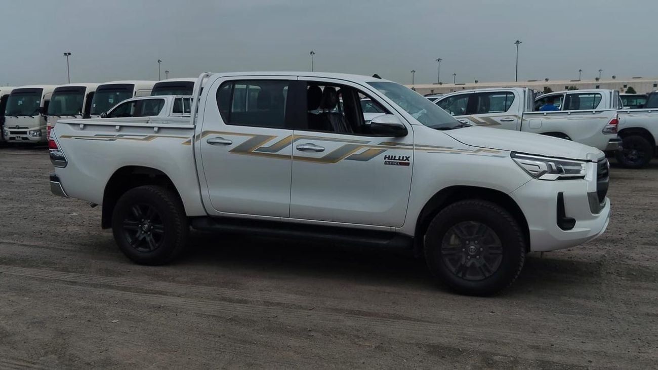Toyota Hilux SR5 (NON GCC)