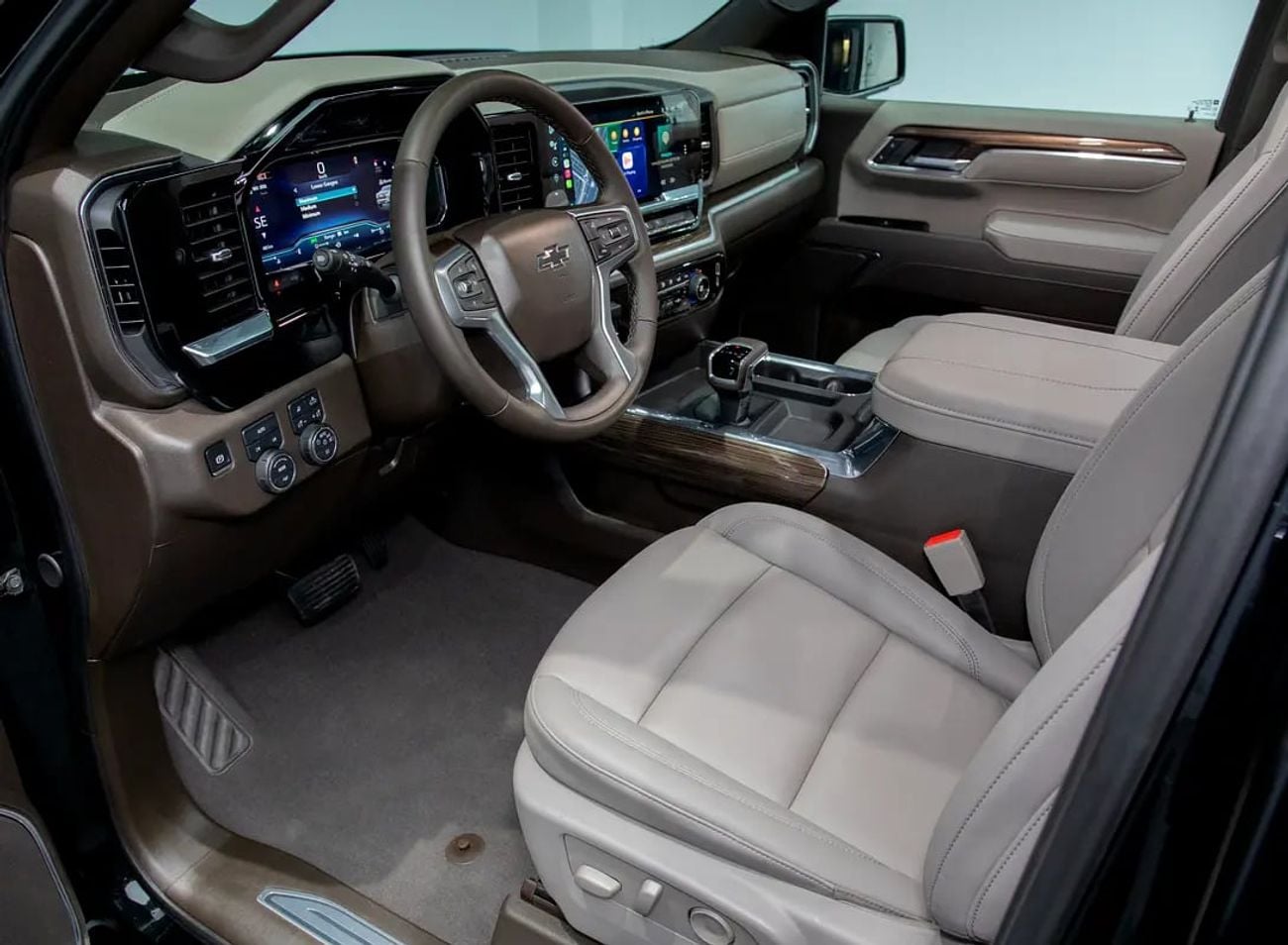 Chevrolet Silverado 1500 RST Dealer Unlimited Kms Warranty until • FDSH • Delivery Mileage • GCC