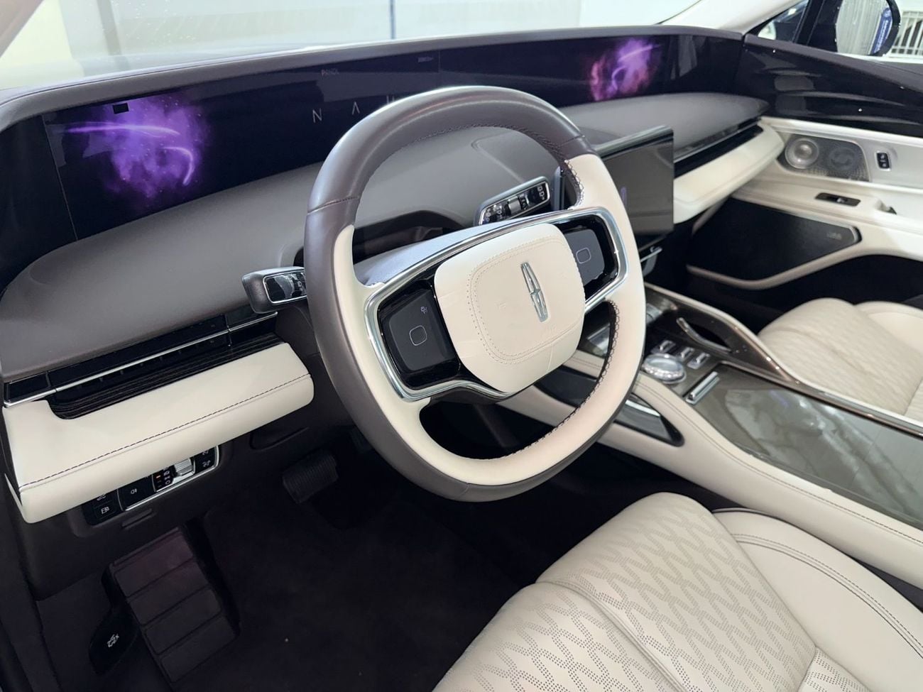 Lincoln Nautilus RESERVE III NU-NAU925H/AL TAYER MOTORS/ AL QOUZ SHOWROOM