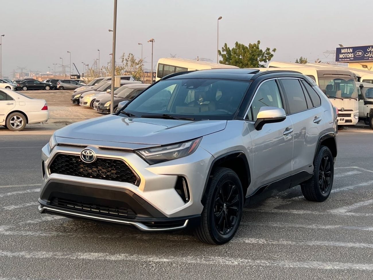 Toyota RAV4 2023 Toyota Rav4 Hybrid XSE Full Option 2.5L V4 - Sunrof - Leather Seat - AWD 4x4 - Rear Camera & Se