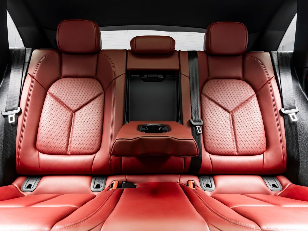 Porsche Macan STANDARD BUY NOW, PAY 2027 | THE BLACKLINE STANDARD | 2027 Porsche Warranty, Full Service History, GCC
