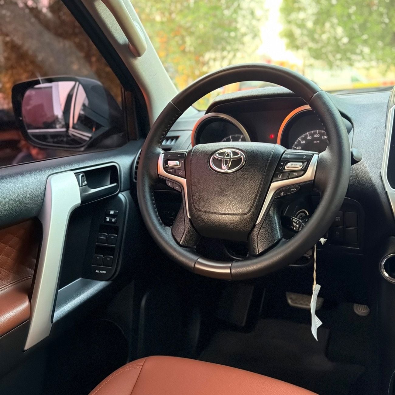 Toyota Prado VXR Toyota Prado 2016 Model Facelift to 2023 Model V4 2.7L Engine Full Option