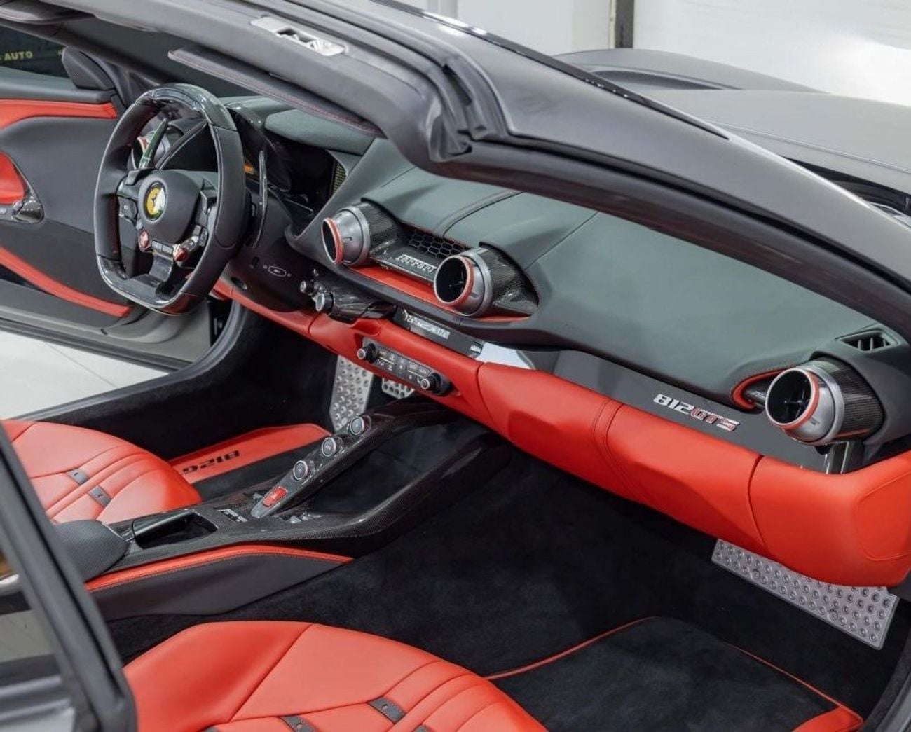 Ferrari 812 Std FERRARI 812-GTS SPIDER - CARBON PACKAGE - HARD TOP CONVERTIBLE