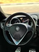 ألفا روميو جوليتا Stunning Mid Option | GCC Specs | Well Maintained