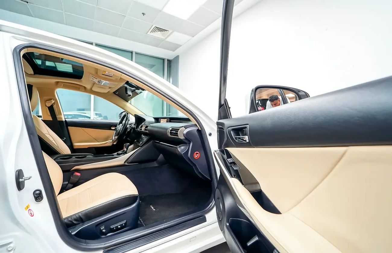 لكزس IS200t IS200T- GCC- Full-service history